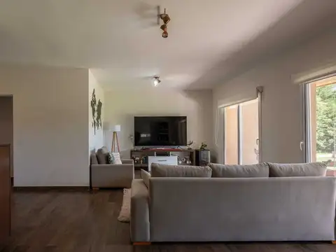 Casa 5 ambientes con 5 baños
