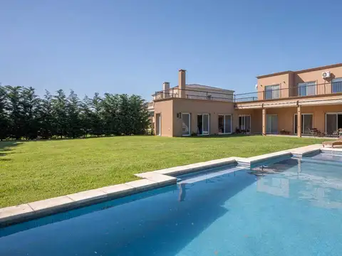 Venta casa 5 ambientes Haras de Santa María – Escobar - con pileta