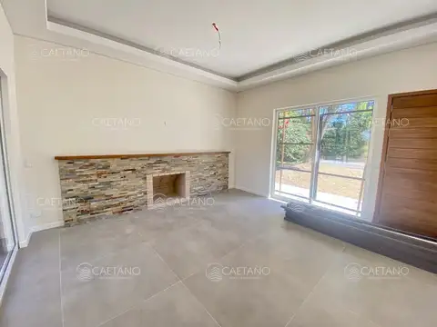 Venta casa 4 dormitorios 4 baños punta del este