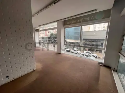 Oficina 6 ambientes con 4 baños