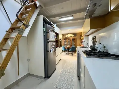 VENTA CASA  4 AMBIENTES CON GARAGE  EN OLIVOS GOLF
