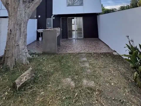 Casa en Venta en Los Hornos, USD 64.000