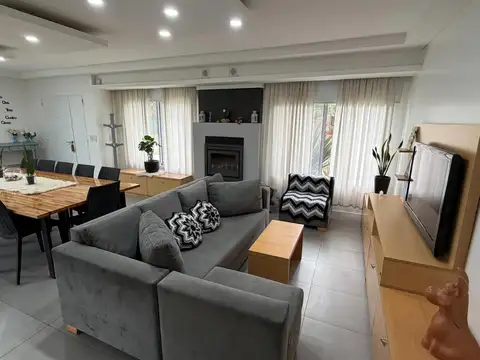 Casa en Venta en Country Club El Pato, USD 229.000