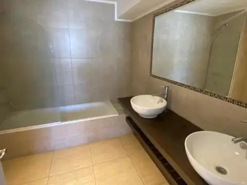 Departamento en Alquiler con 1 cocheras