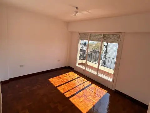 Departamento en Alquiler en Barrio Parque San Martin, $ 800.000