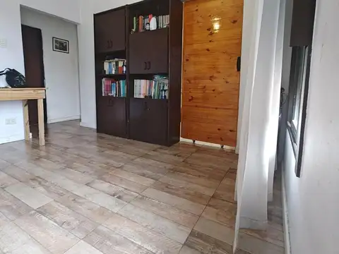 PH en Venta - 4 Dormitorios 2 Baños - 189mts - Lomas De Zamora (Partido)