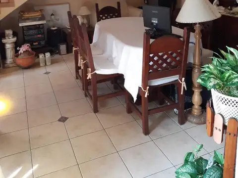 Ph 4 Amb. con fondo y Patio! Sin Expensas!