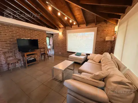 Casa 5 ambientes con 3 baños
