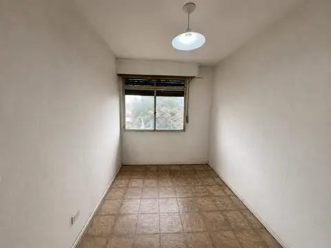 Casa 5 ambientes con 1 baño