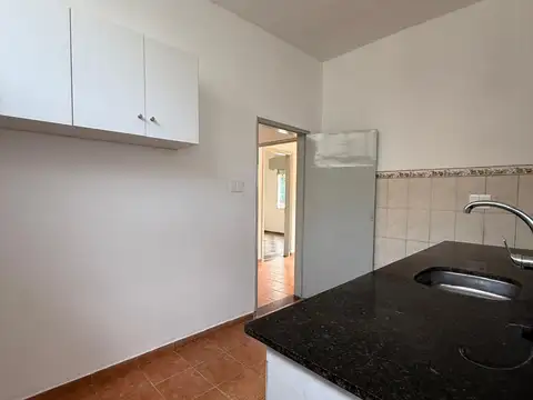 Casa 3 ambientes con 1 baño