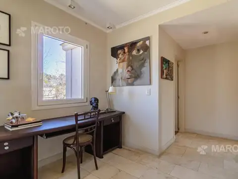 Casa 6 ambientes con 4 baños