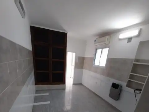 Oficina en Alquiler en Zárate, $ 700.000
