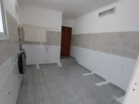 Oficina 4 ambientes con 1 baño