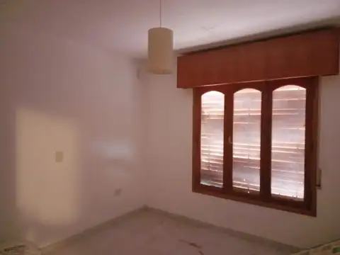 CASA EN VENTA 3 DORMITORIOS EN LAS VARILLAS.