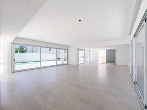 Casa 3 dormitorios, complejo cerrado, estrenar, pileta, cochera, 1 planta