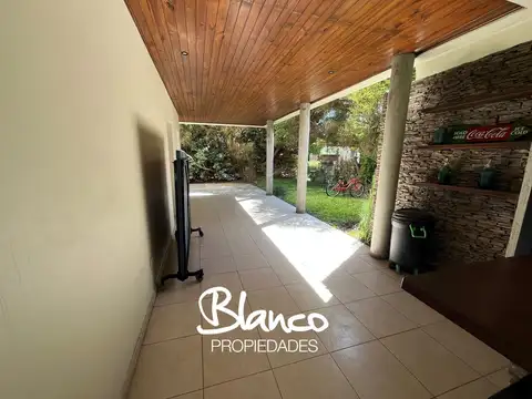 Casa en Alquiler con 2 cocheras