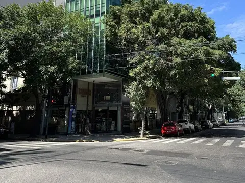 Oficina con cochera en venta en Palermo