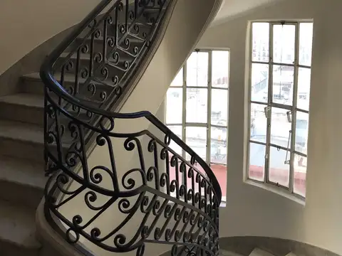 Oficina en Venta 103 años