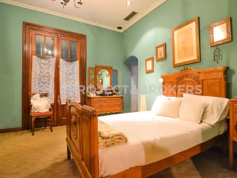 Casa 6 ambientes con 4 baños