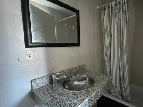 Departamento en Alquiler en Abasto, $ 350.000