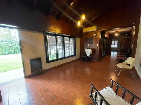 Casa 5 ambientes con 3 baños
