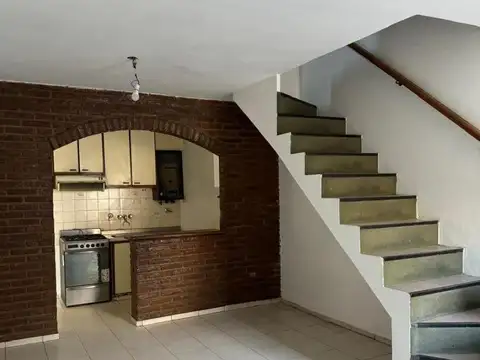 Depto Tipo Casa en Venta de 3 ambientes