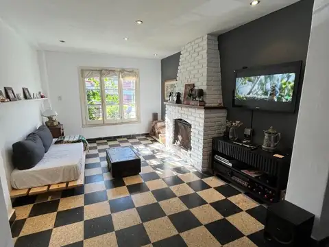 Casa 5 ambientes con 2 baños