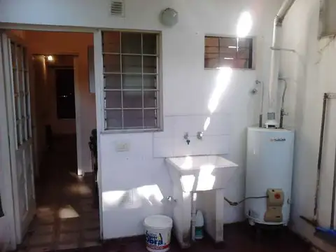 ALQUILER DÚPLEX 2 AMBIENTES Y MEDIO CON PATIO EN RAMOS MEJIA SUR