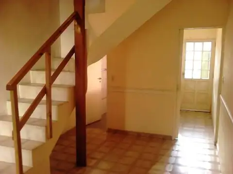 Casa 2 ambientes con 1 baño