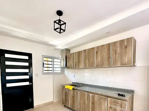Casa en Alquiler en Monte Chingolo, $ 680.000