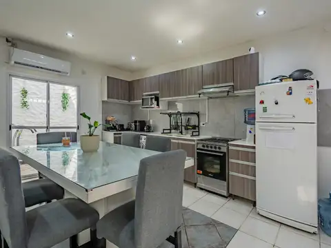 Venta - PH - 5 Ambientes - Patio - Terraza - Permuta - Villa Luro