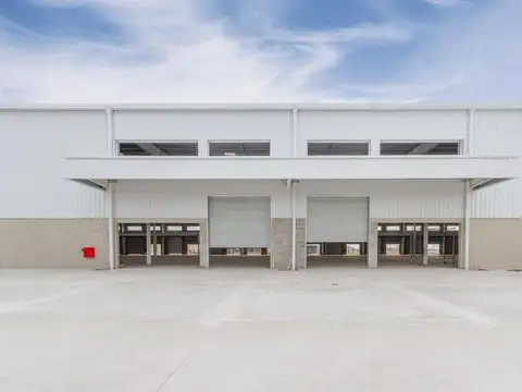 Excelente deposito en Esteban Echeverria de 18000 m2 cub