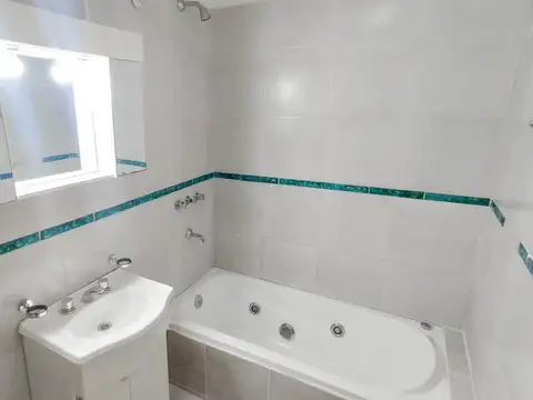 Av. Presidente Perón  al 1400