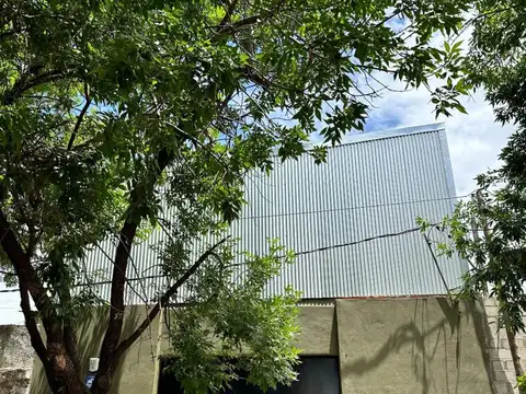 Galpón en Superí al 2600  