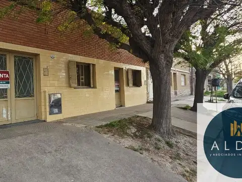 Casa en venta de 2 dormitorios c/ cochera en Villa Mitre