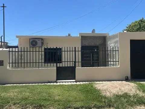 VENTA CASA 2 DORM CON PILETA PILAR RIO SEGUNDO