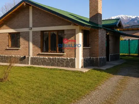 Casa y departamento en Barrio Abedules