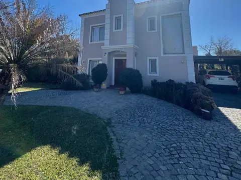 Casa  en Venta en La Montura, Pilar, G.B.A. Zona Norte