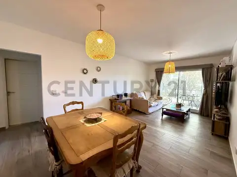 VENTA IMPECABLE DEPARTAMENTO 3 AMBIENTES CON PATIO PROPIO - TIGRE