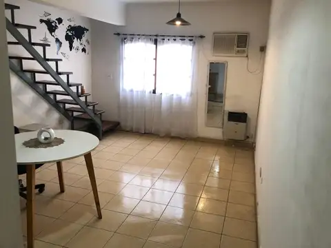 Hermoso departamento tipo duplex de dos ambientes en zona centrica de Villa Ballester
