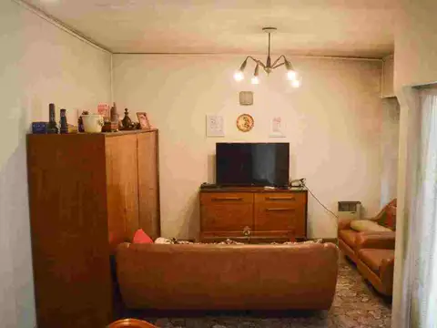Casa 5 ambientes con 2 baños