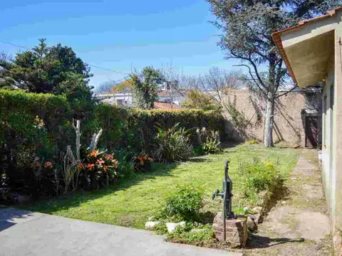 CASA VENTA TEMPERLEY 5 AMBIENTES COCHERA
