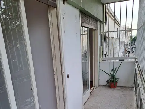 ALQUILER DEPARTAMENTO 4AMB DEPEND/BALCON EN FLORES