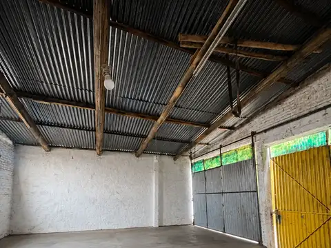 Oportunidad para inversores  3 casas mas galpón.