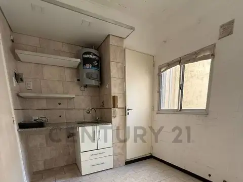 VENTA  SAN TELMO 2 AMBIENTES RECICLADO, LUMINOSO, IDEAL INVERSOR, OFICINA, 1ERA. VIVIENDA.