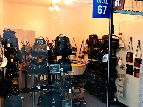 Av. Cabildo 2200, Piso 0