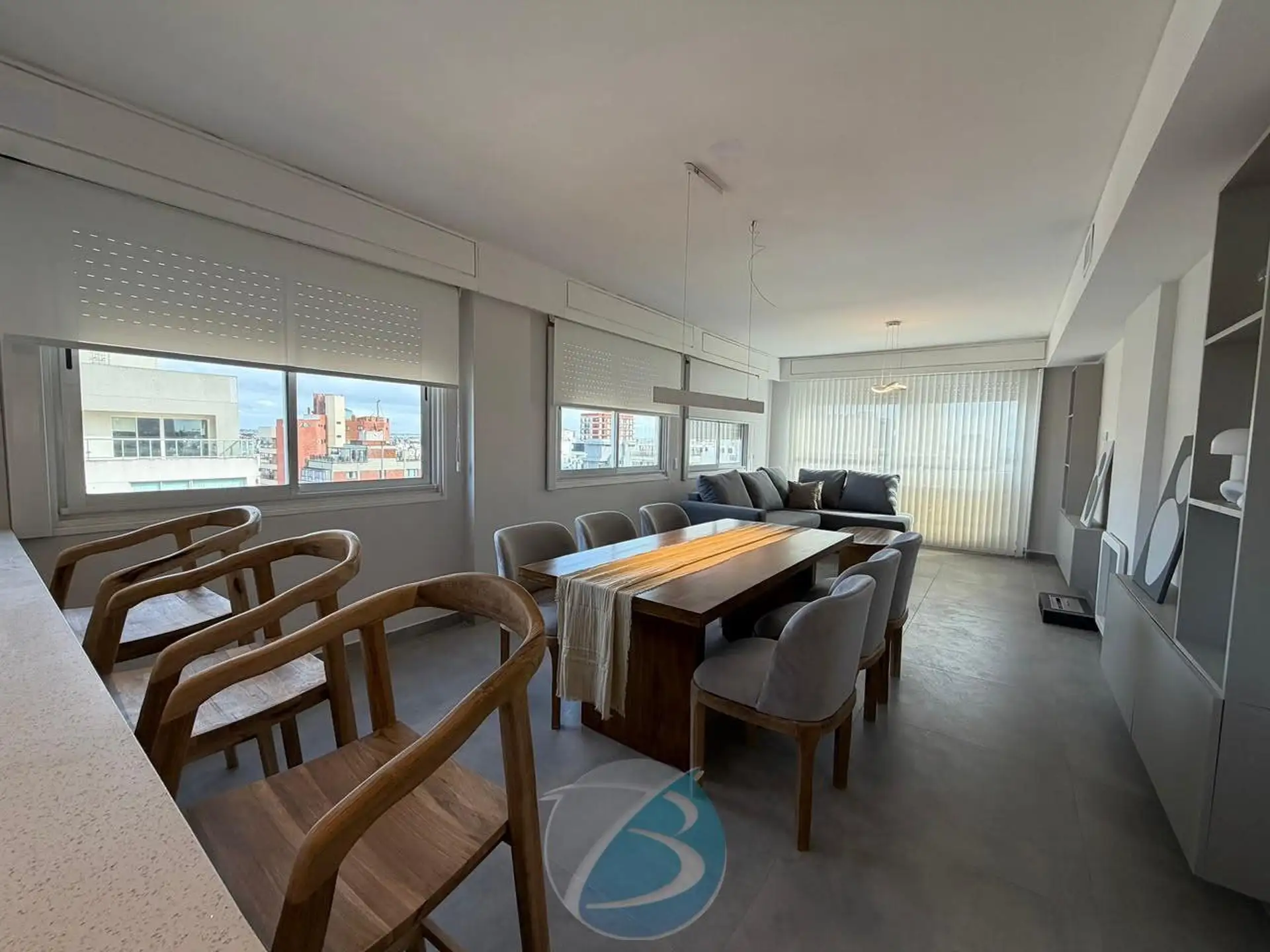 4 ambientes con cochera y vista panóramica a la ciudad y el mar