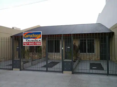 Departamento tipo casa al frente en planta baja