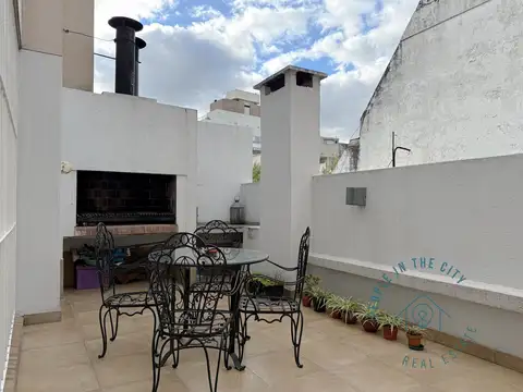 Departamento duplex en alquiler temporario amoblado de 1 dorm con terraza propia.
