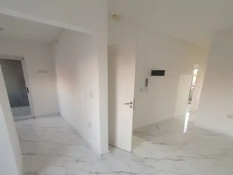 Lucena 800, Piso 2